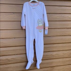 Carter’s 4T footed Pajamas white pink Polka dots